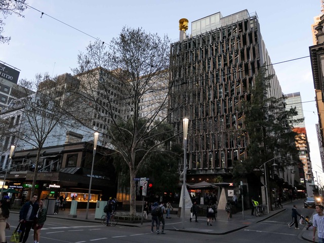 Little Collins St と Swanston St の交差点 3_edit