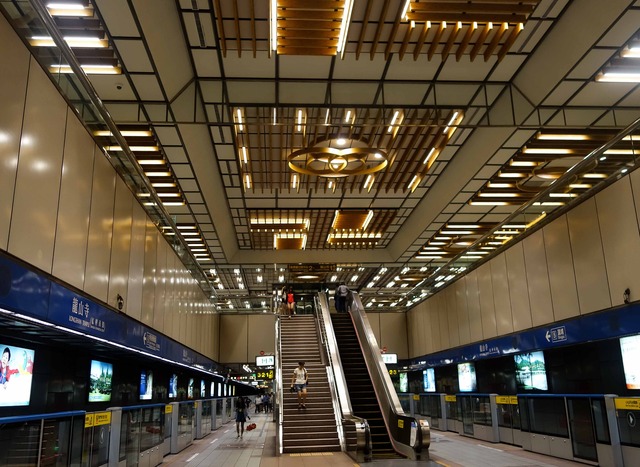 龍山寺駅 3_edit