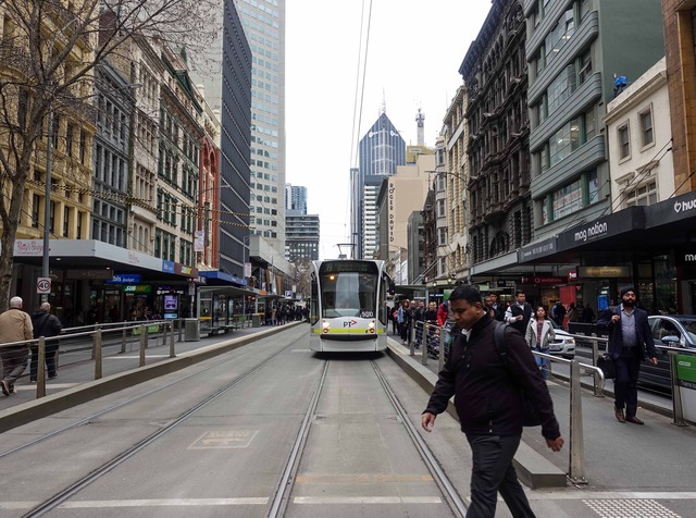 Collins St と Elizabeth St の交差点 4_edit
