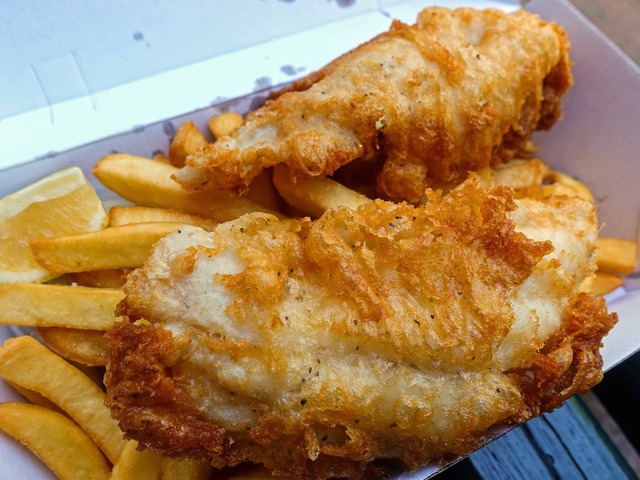 Deep Fried Fish with Chips 3_edit