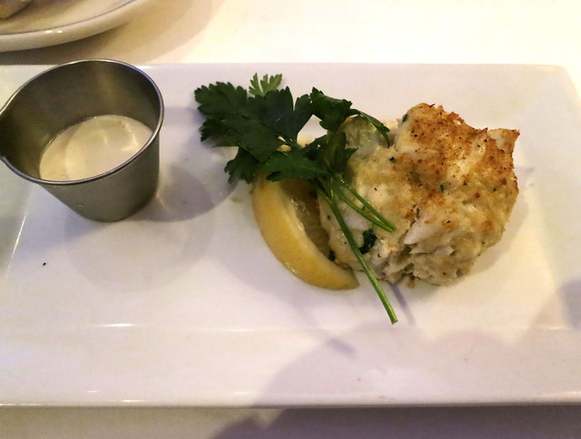 Jumbo Lump Crab Cake 1_edit