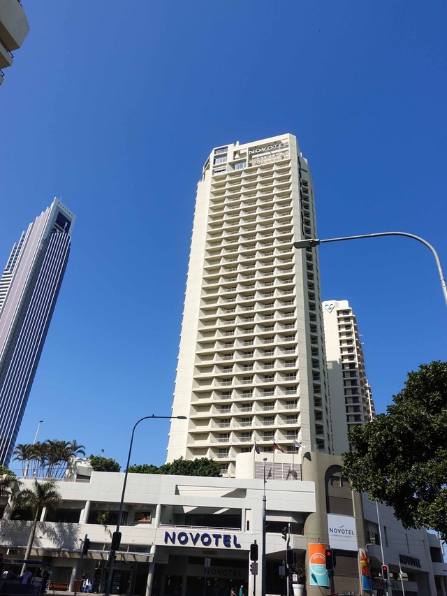 Novotel Surfers Paradise 1_edit