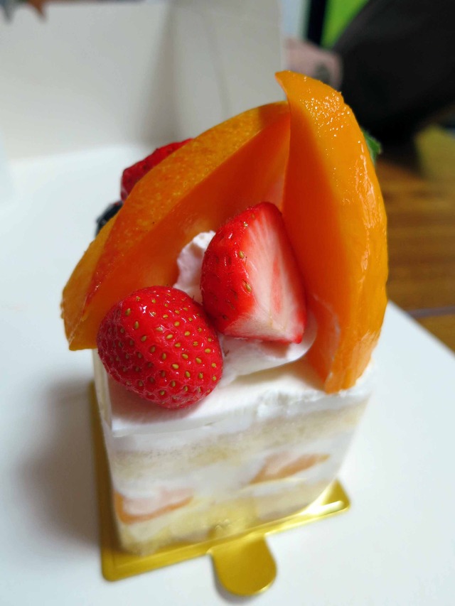 マンゴーのショートケーキ 1_edit