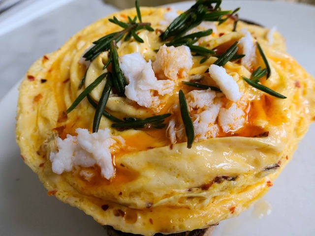 Chilli scrambled eggs with mooloolaba crab 4_edit