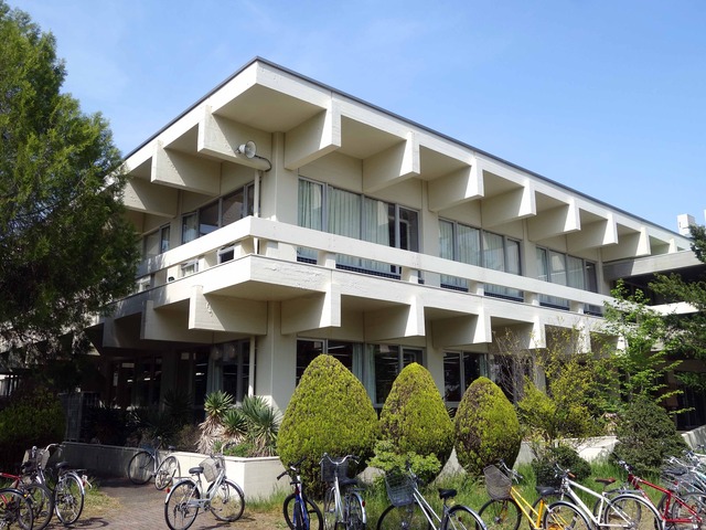 教育学部図書館 3_edit