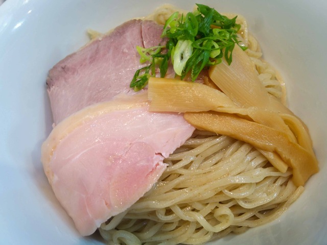 白口煮干の冷やしつけ麺 1_edit