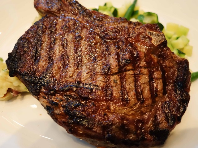Bone-in Rib Steak 4_edit
