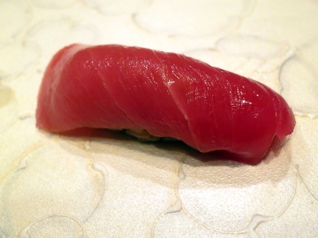 本鮪にぎり(中トロ)_edit