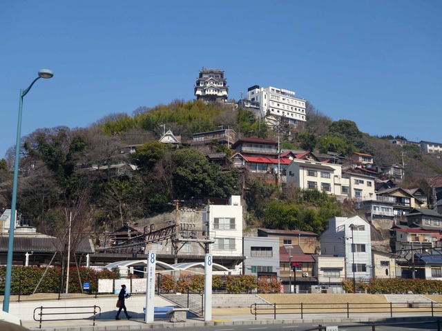 国道2号線から尾道城を望む 2_edit