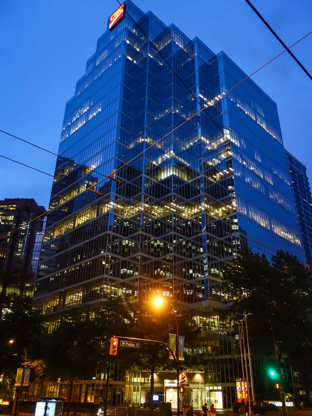 Burrard St と W Pender St の交差点 3_edit