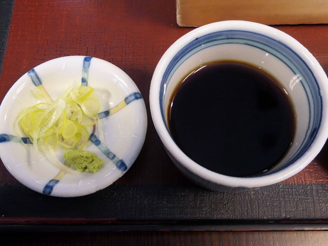 薬味とそばつゆ_edit
