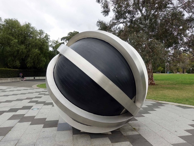 Neutrino Sculpture 1_edit