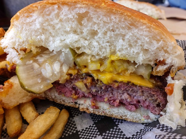 Smoked Wagyu Cheeseburger 6_edit