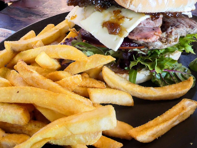 Rib Fillet Works Burger 4_edit