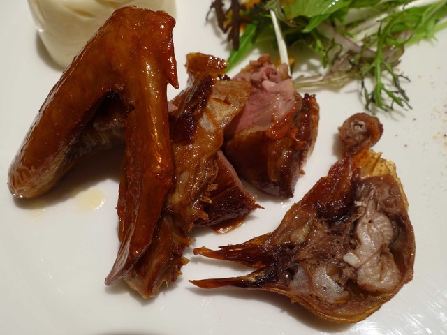 高級広州産乳ハトの燻製パリパリ焼き 2_edit