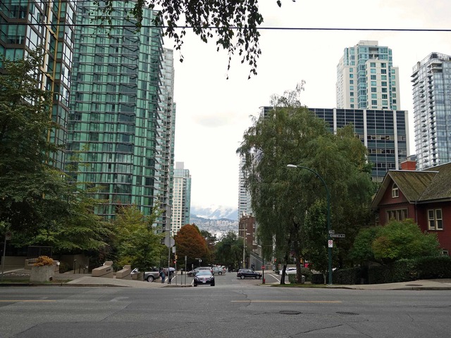 Jervis St と Alberni St の交差点_edit