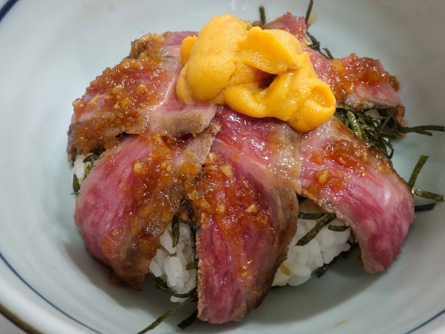 サーロインステーキ&ウニのせ丼 1_edit