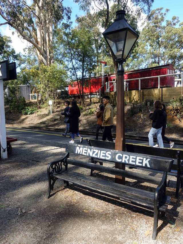 Menzies Creek 駅 2_edit