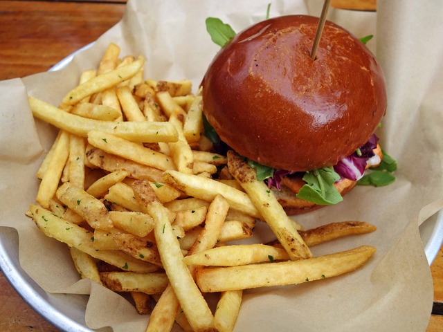 Grilled Salmon Burger 2_edit