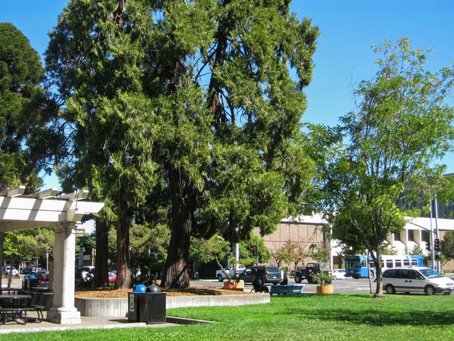 Old Courthouse Square 2_edit