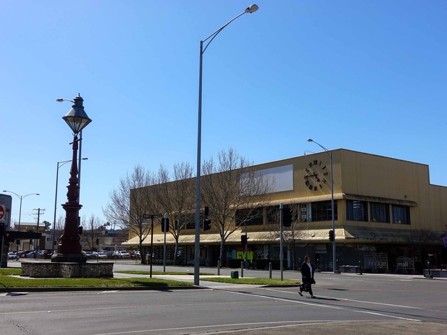 Grenville St S と Sturt St の交差点 2_edit