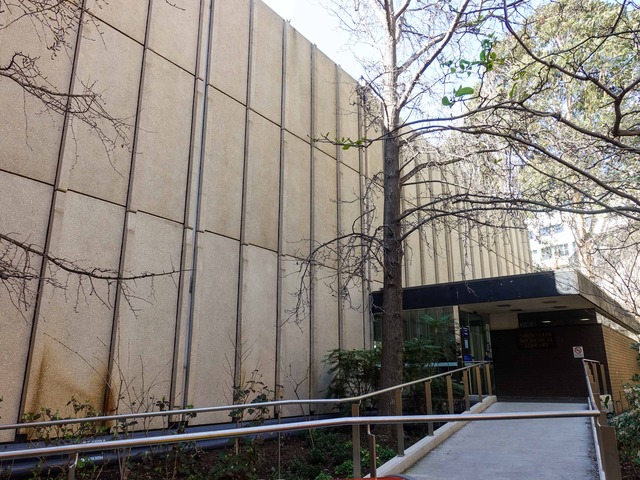 Brownless BiomedicalLibrary 1_edit