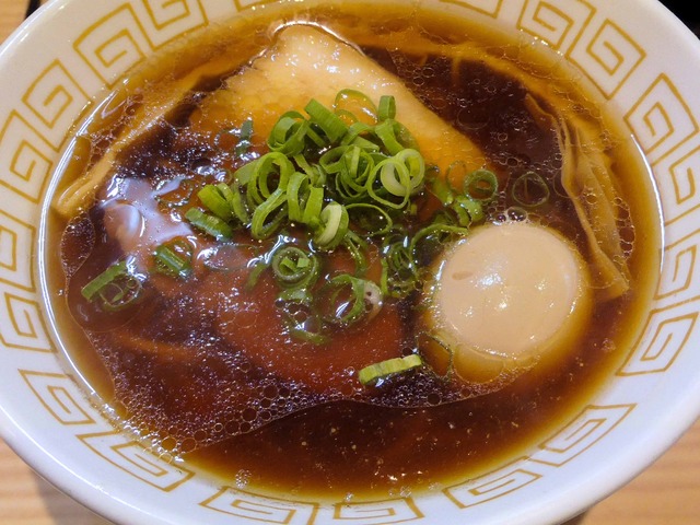 味玉醤油らぁ麺 2_edit