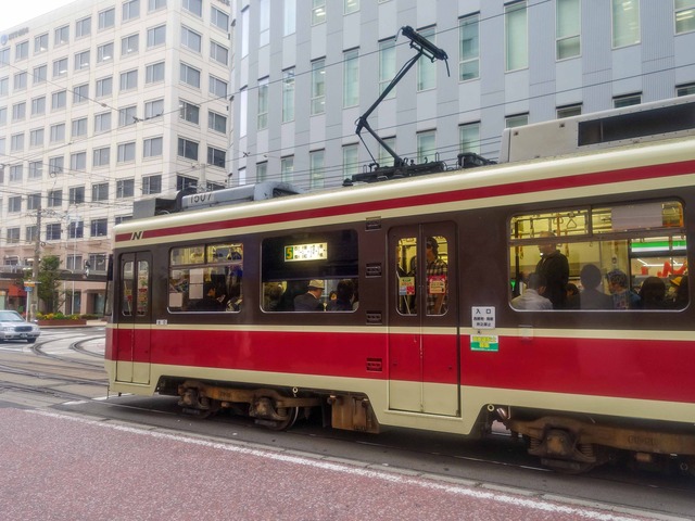 長崎電気軌道の路面電車 2_edit