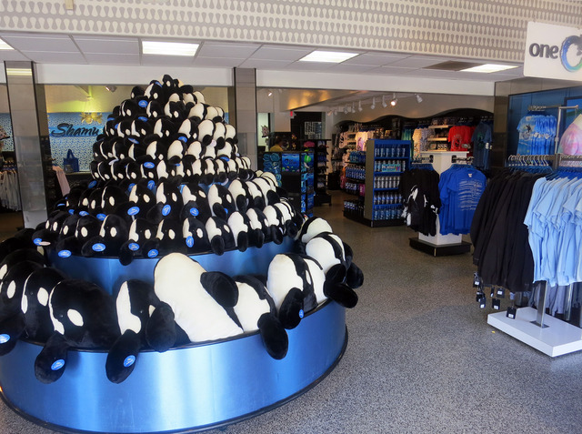 The Shamu Shop 3_edit