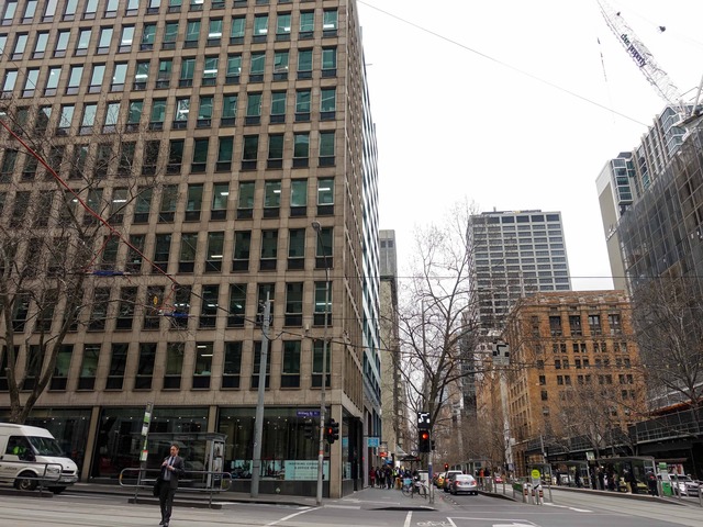 Collins St と William St の交差点 1_edit