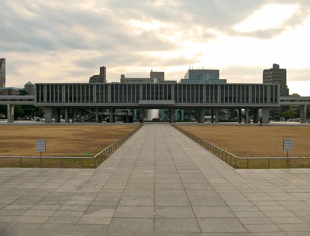 広島平和記念資料館 3_edit