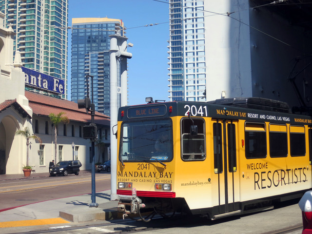 Santa Fe Depot 駅の Blue Line 1_edit