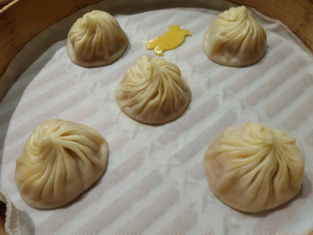 蟹みそ入り小籠包 1_edit