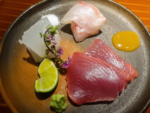 お造り(鰹,アオリイカ,真鯛) 1_edit