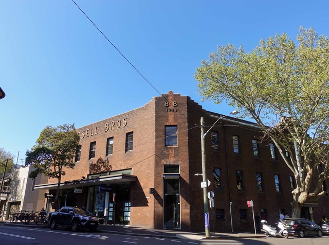 Crown St と Fitzroy St の交差点_edit