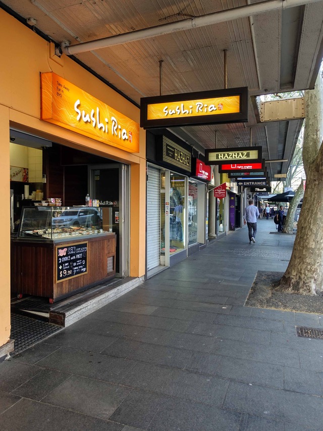 Darlinghurst Rd と MacLeay St の交差点 1_edit