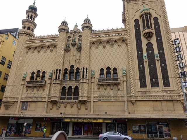Flinders St と Russell St の交差点 1_edit