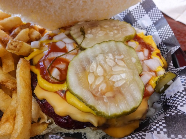 Smoked Wagyu Cheeseburger 3_edit