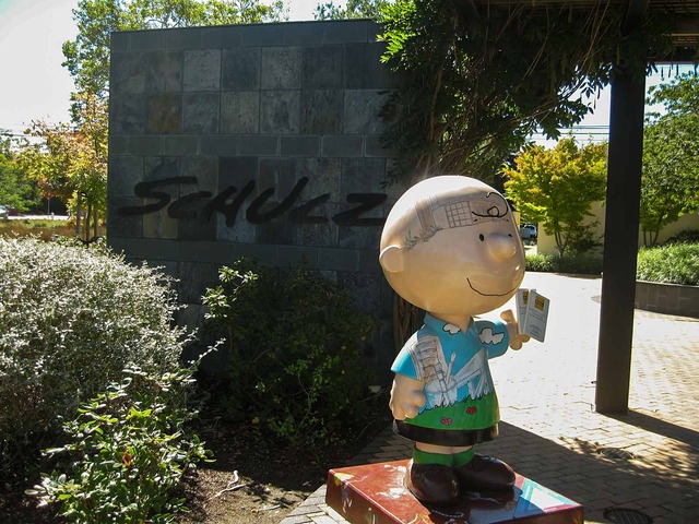 入り口の Charlie Brown 2_edit