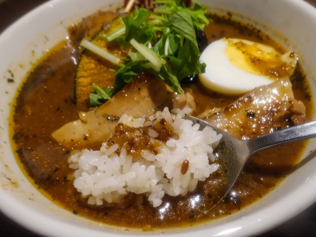 ラベンダーポークの炙り角煮カレー 5_edit