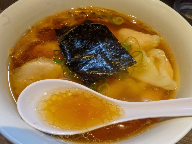 山水地鶏ワンタン醤油らぁ麺 5_edit