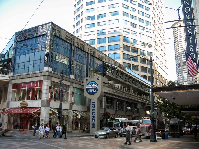 Westlake Center_モノレール乗り場 2_edit