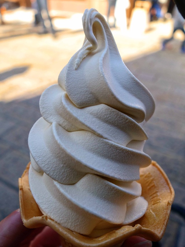 伊勢醤油ソフトクリーム 2_edit