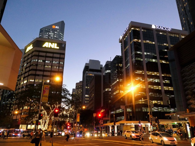 Queen St と Eagle St の交差点 12_edit