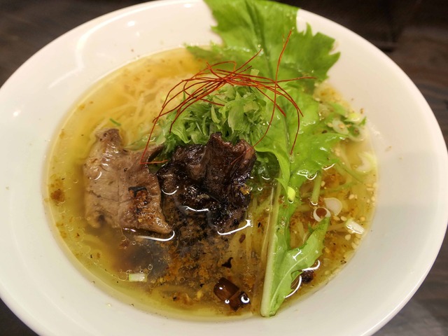 XO醤薫イベリコ豚の醤油ラーメン 1_edit