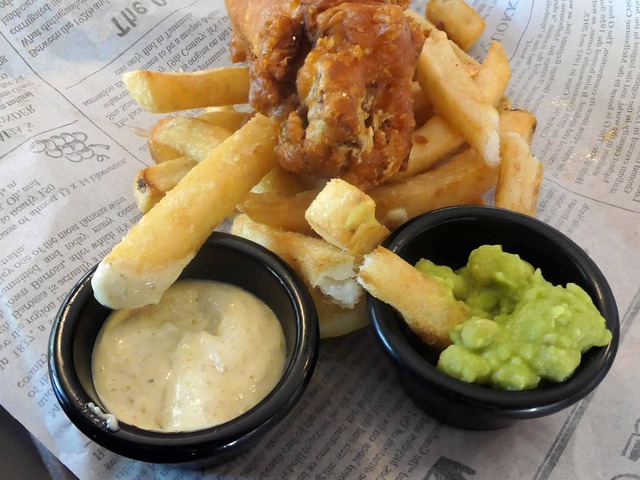 Traditional British Fish & Chips 5_edit