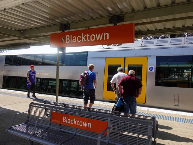 Blacktown 駅 1_edit