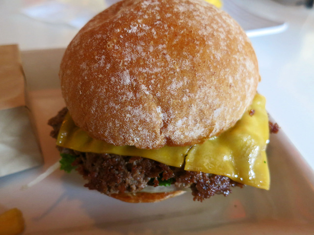Lounge Burger 1_edit