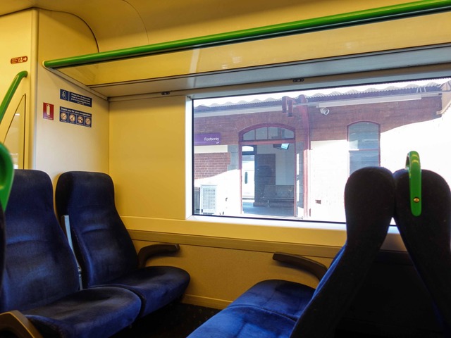 V/Line 車内 4_edit