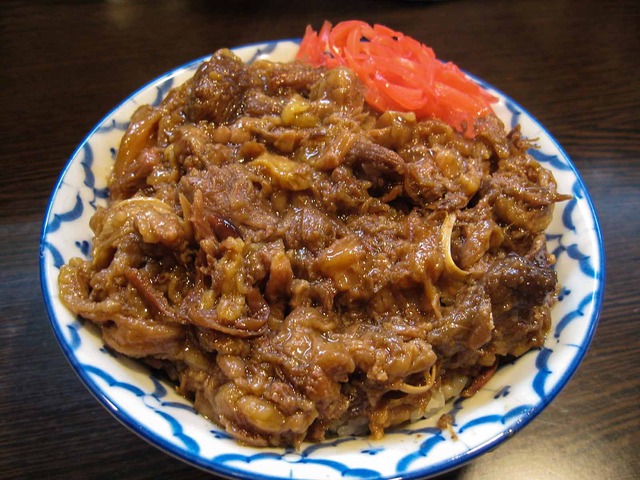 牛スジ丼 1_edit